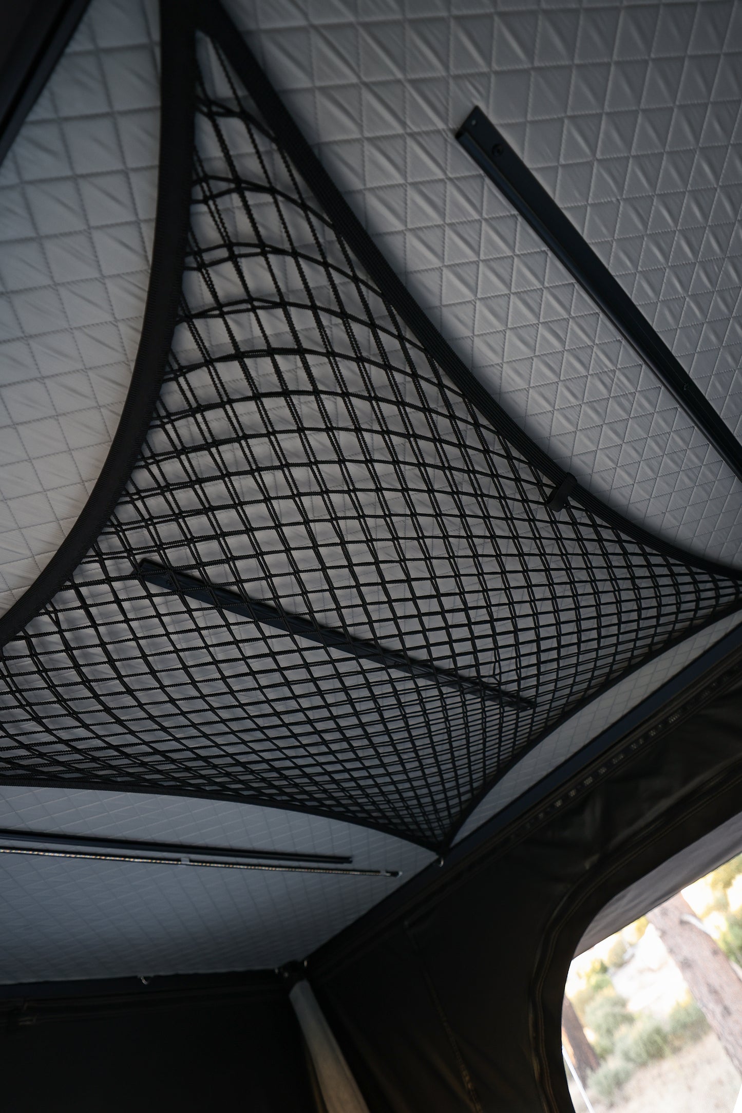 ALUMINUM SHELL POP-UP ROOF TOP TENT