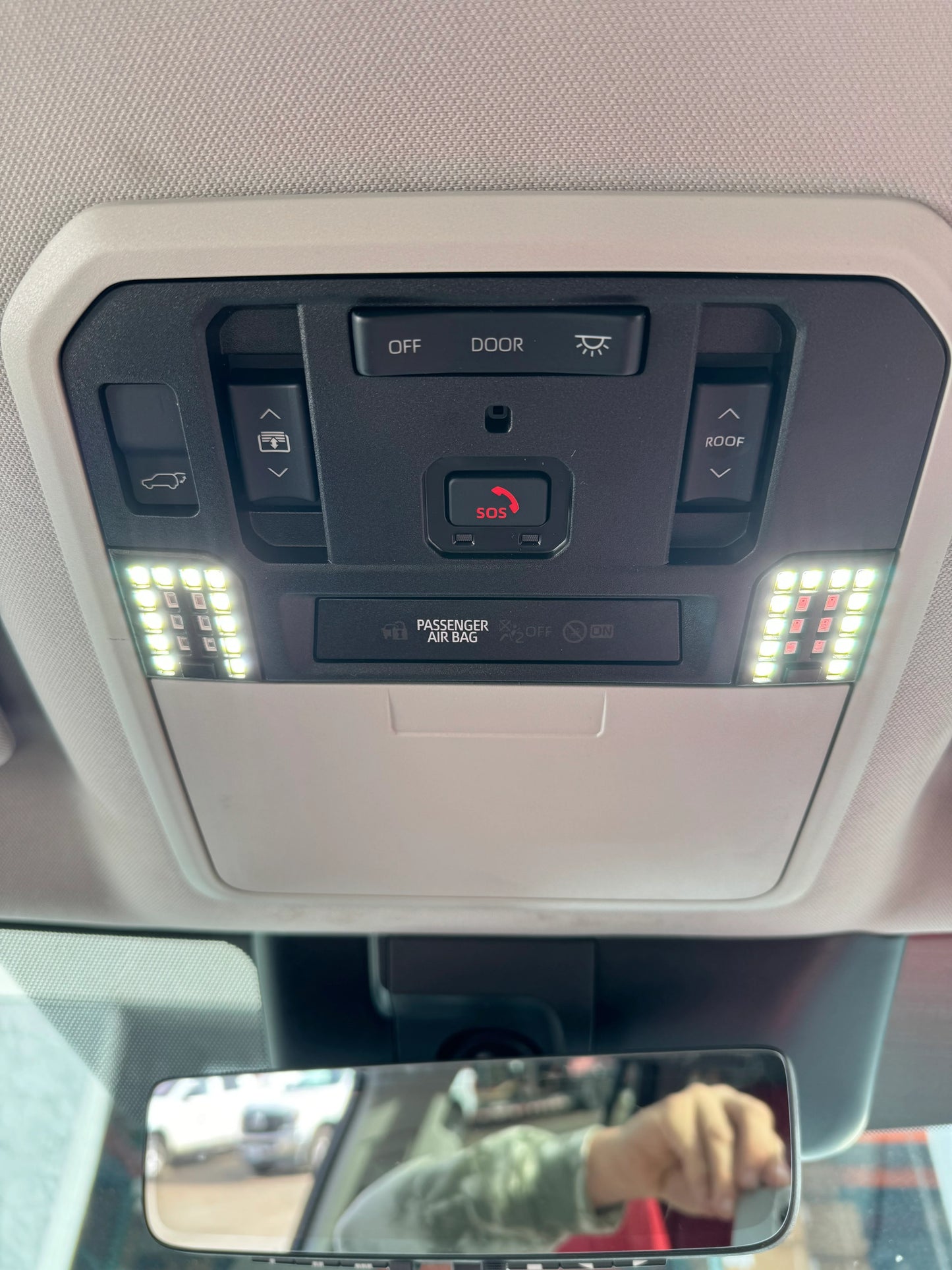 4G Tacoma, 3G Tundra, 3G Sequoia Dome Light Dual Color