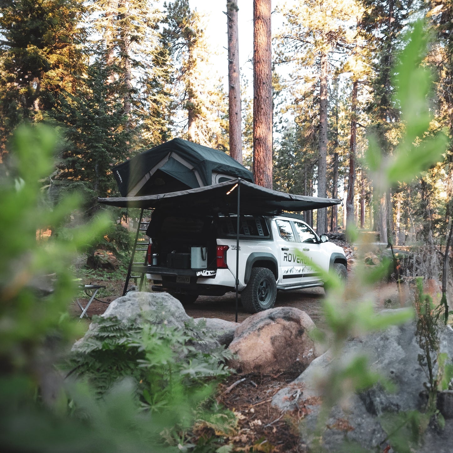 270 DEGREE AWNING WITH BLACK COVER